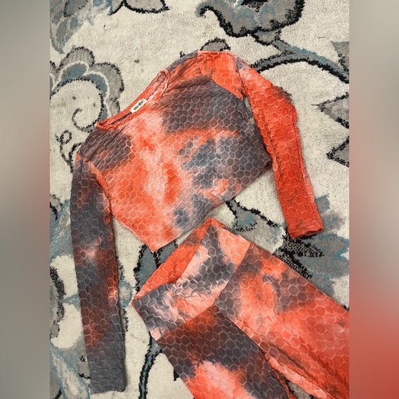 Sho Sho -  yoga set size small (0-2) - Picture 3 of 5